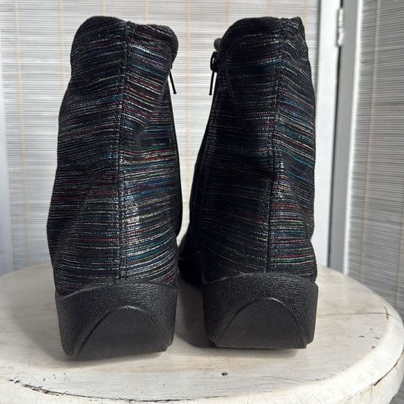 Arcopedico Stylish Black and Silver Women's Ankle Boots EUC - Picture 5 of 9
